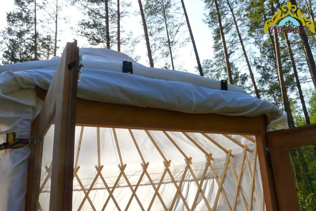 camping-yurt-02